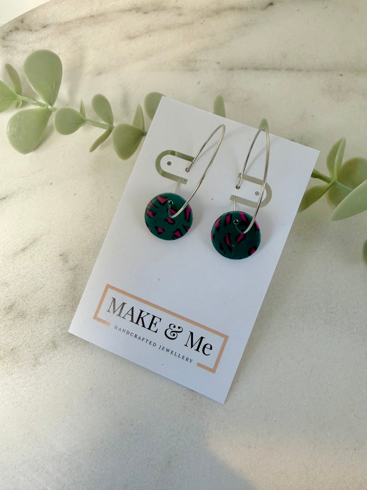 Peacock Green and Magenta Pink Leopard Button Hoop